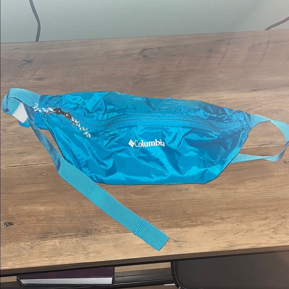 Columbia Teal Hip Pack